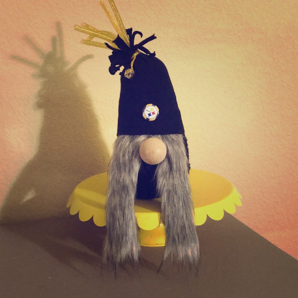 Gnome Steelers Theme